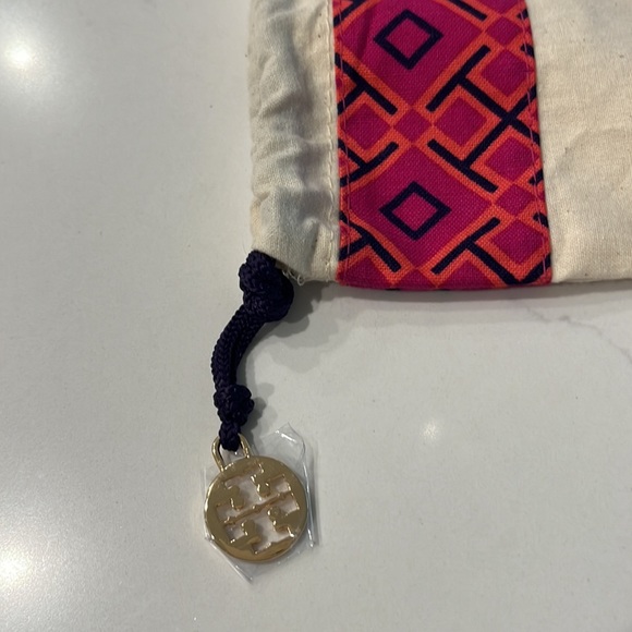 Tory Burch drawstring cloth bag - Picture 5 of 5